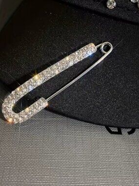 Sparkling Rhinestone Safety Pin Brooch Pin
